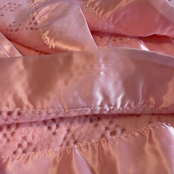 Vintage St Michael Satin Trim Pink Acrylic Blanket Made in UK Full Size 90x89 - Picture 13 of 16